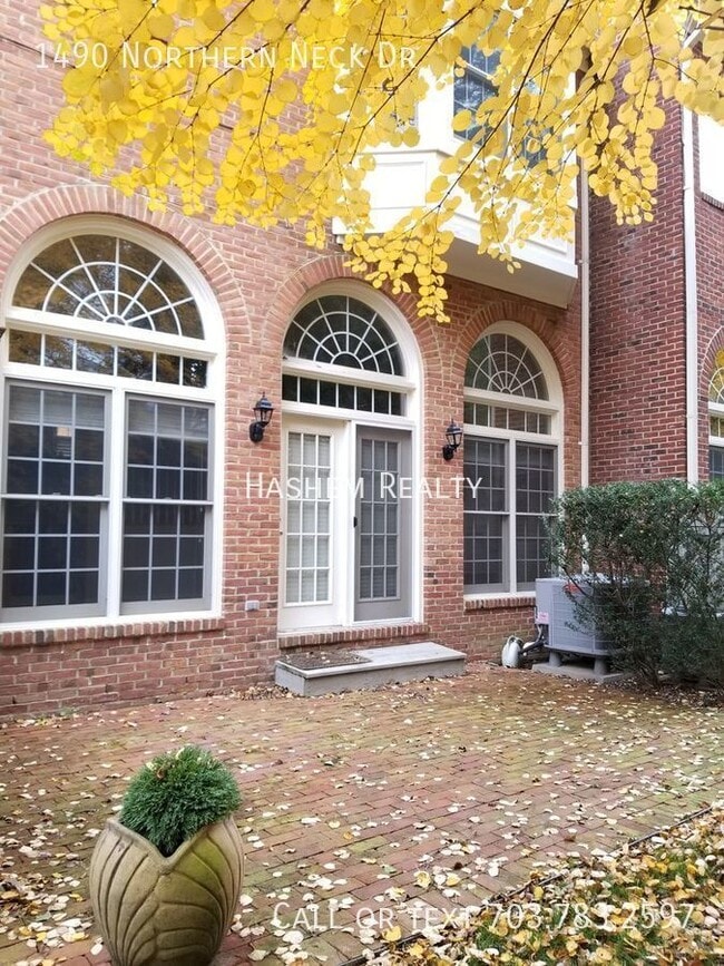 Building Photo - 1490 Northern Neck Dr