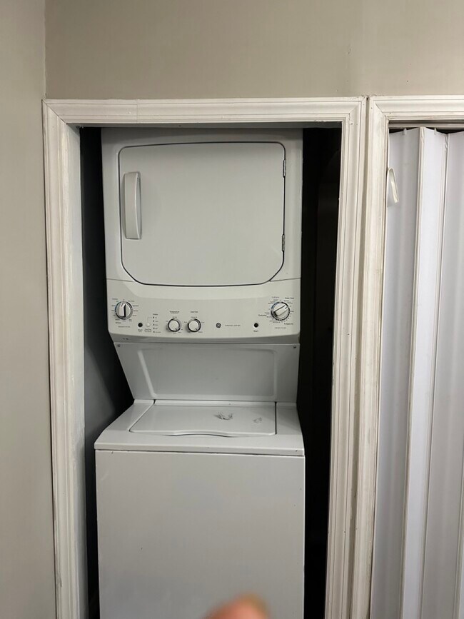 Building Photo - 107 N Ohio Ave