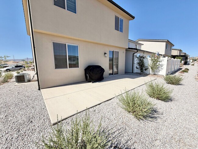 Building Photo - 2375 E Luciano Ln