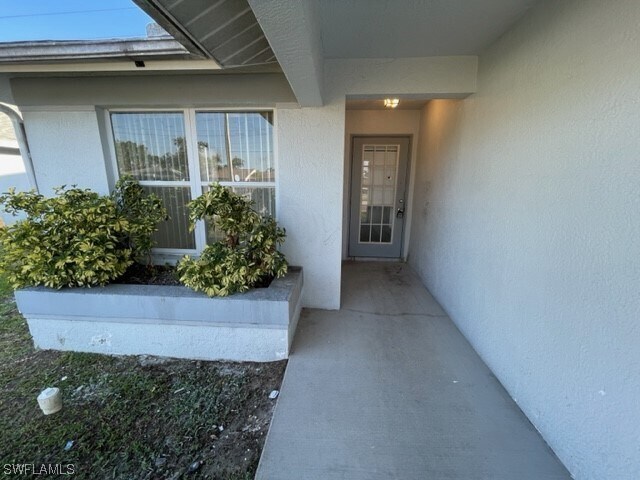 Building Photo - 1015 Cape Coral Pkwy W