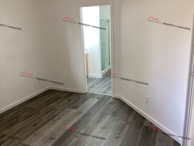 Building Photo - STATUS: AVAILABLE | R256 | $2595