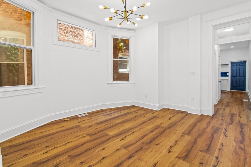 Building Photo - 813 Whitelock St