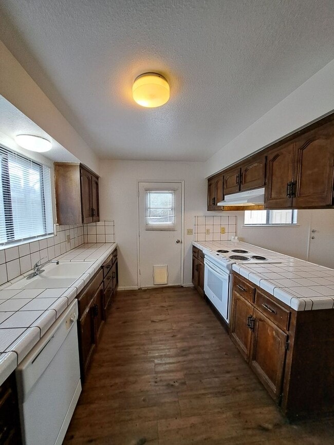 Building Photo - 4090-4094 N. Feland Ave.