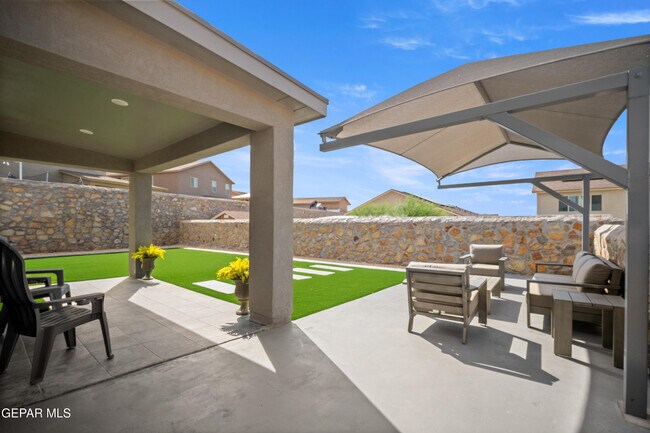 Building Photo - 12776 Hidden Edge Dr