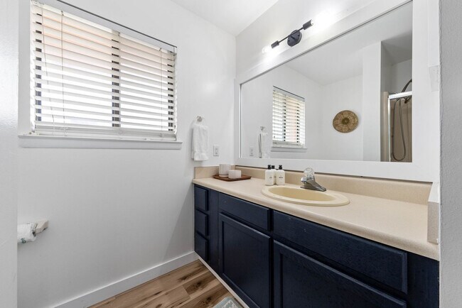 Building Photo - 928 Whelk Ct