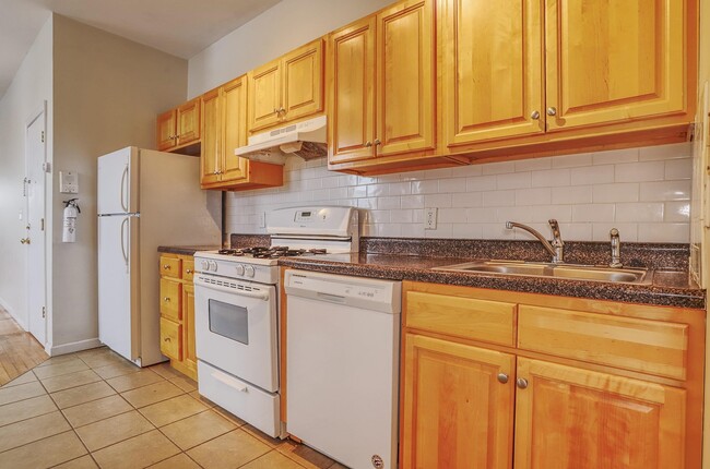 Building Photo - 275 Webster Ave