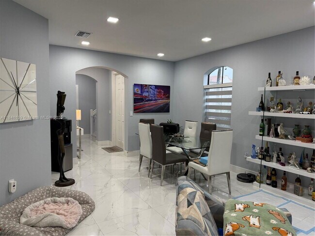 Building Photo - 11300 SW 236 Ln