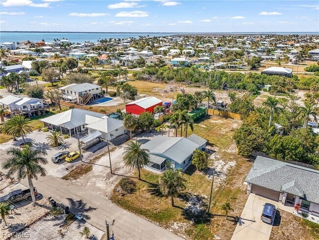 Building Photo - 2371 Baybreeze St