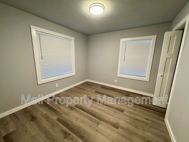 Building Photo - 1927 Stevens Street