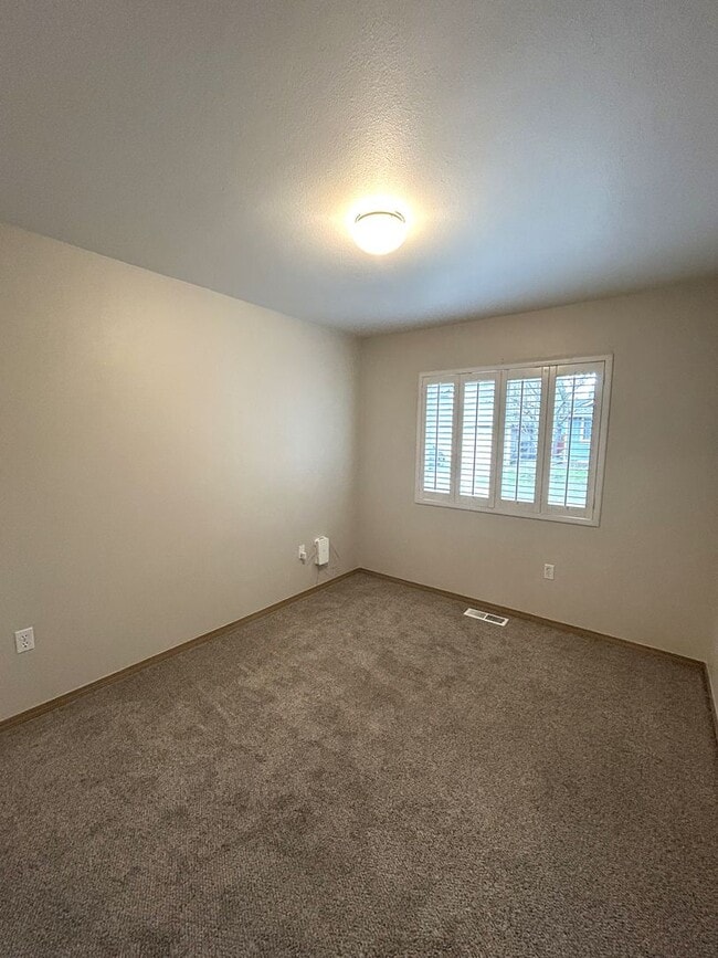 Building Photo - Cute & Cozy 3 bedroom 2 bath house in Gleneagle neighborhood with Beautiful Landscaping