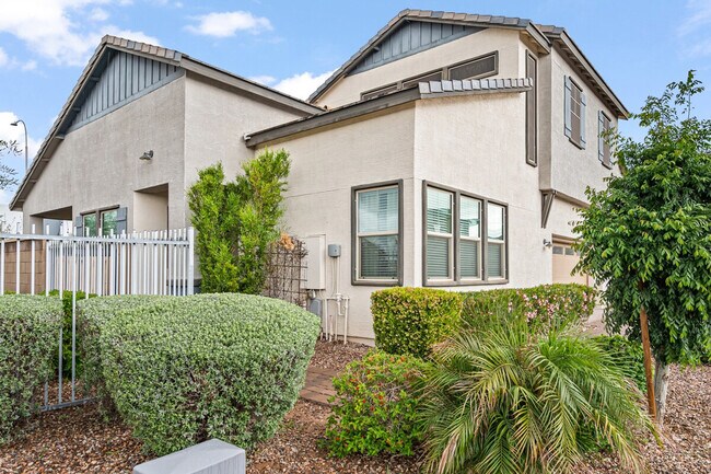 Building Photo - 1950 E Queen Creek Rd