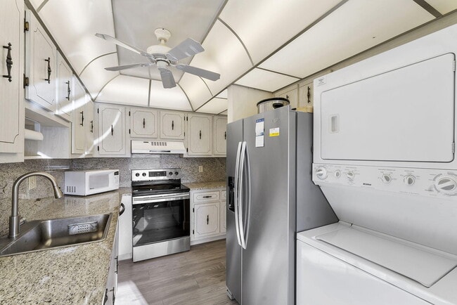 Building Photo - 1050 Citrus Way