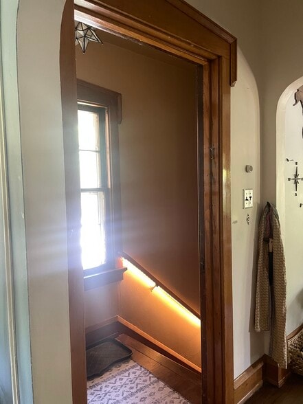 front hall - 3568 N Cramer St