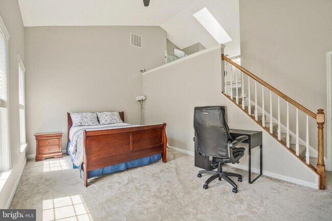 Building Photo - 2430 Garnett Dr
