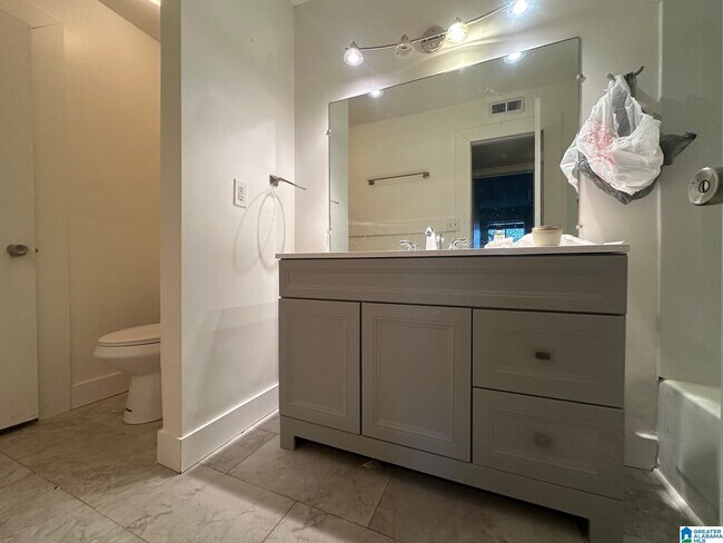 Building Photo - 412 Skyview Dr