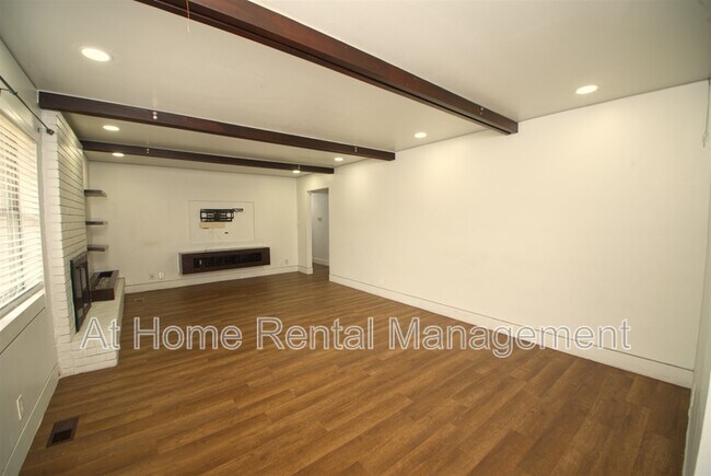 Building Photo - 5105 S Kingston Ave