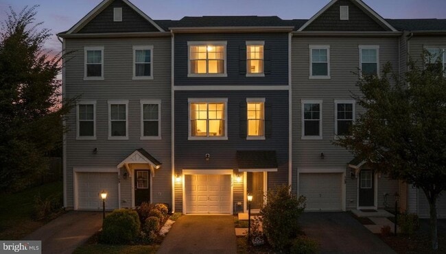 Building Photo - 111 Rotunda Dr