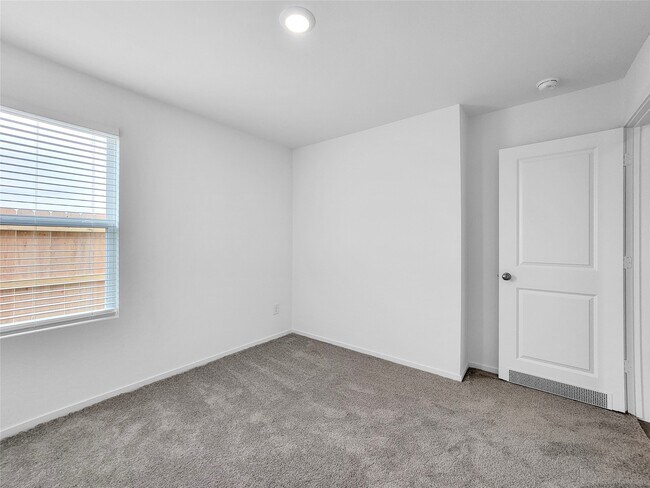 Building Photo - 1703 Green Warbler Ln