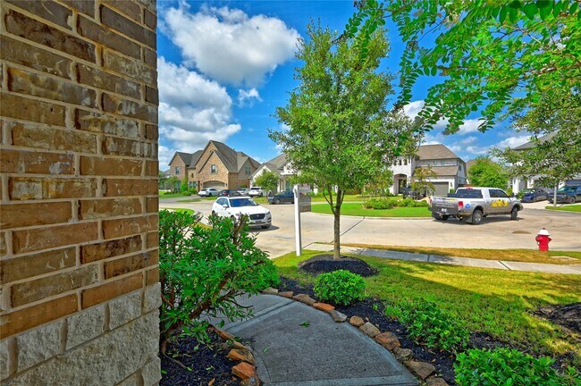 Building Photo - 6211 Shore Ridge Ct