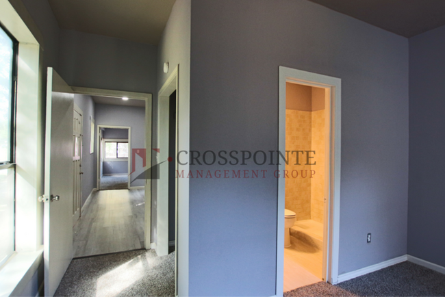 Building Photo - Versatile 2 Bedroom, 2 Bath Duplex-Tour To...