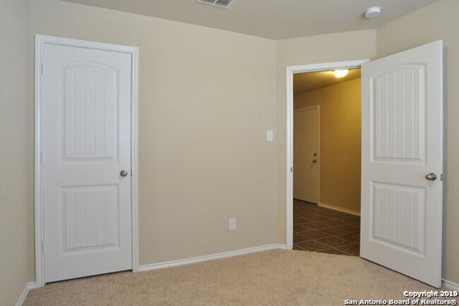 Building Photo - 4 Bedroom/2 Bath Amhurst Subdivision