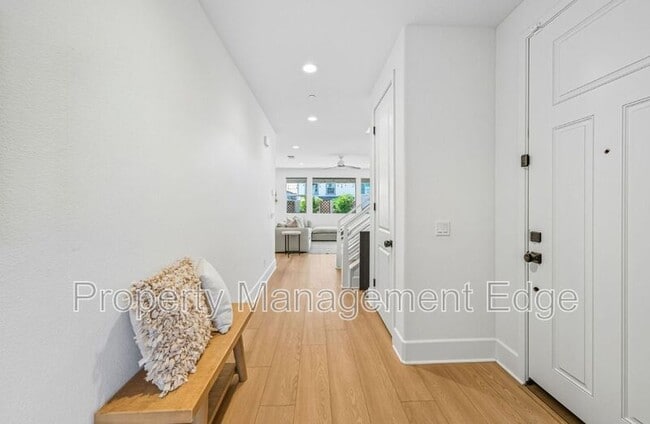Building Photo - 32017 Radiant Dr