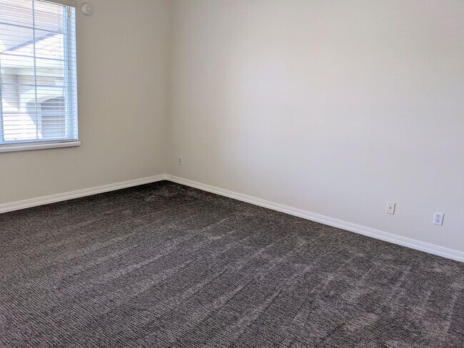 Building Photo - Updated Condo in Downtown Salt Lake City