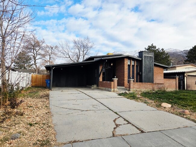 Building Photo - 1968 E 5850 S