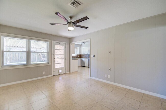 Building Photo - 2318 Haverhill Dr