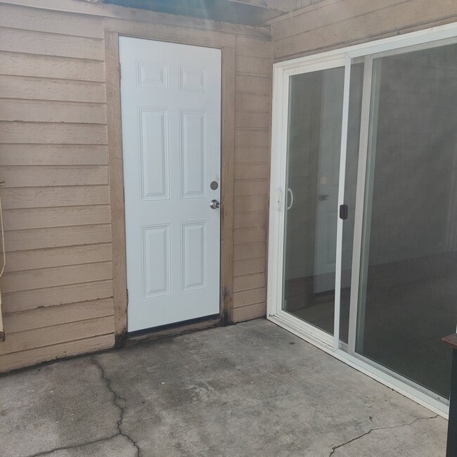 Building Photo - 1476 Lancelot Dr