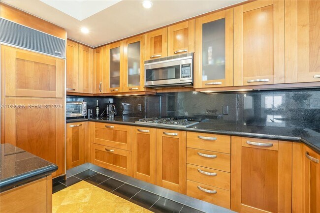 Building Photo - 1460 S Ocean Blvd