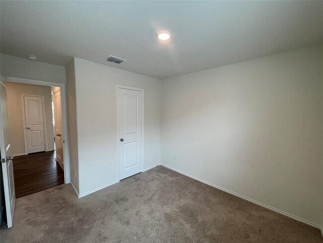Building Photo - 1204 Lady Bird St