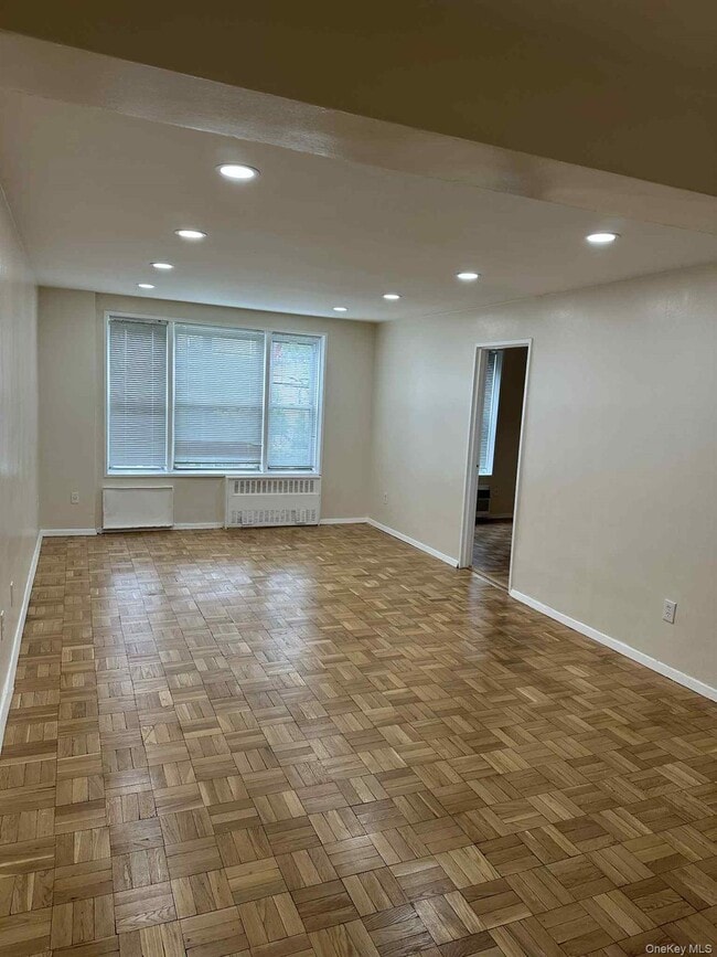 Building Photo - 250 N Broadway
