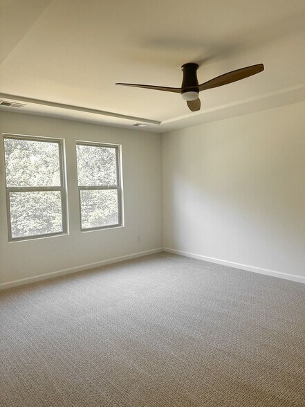 Building Photo - 3851 Longmore Ln