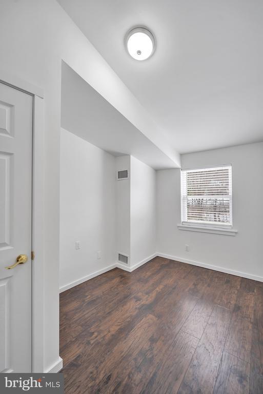 Building Photo - 125 Ford St