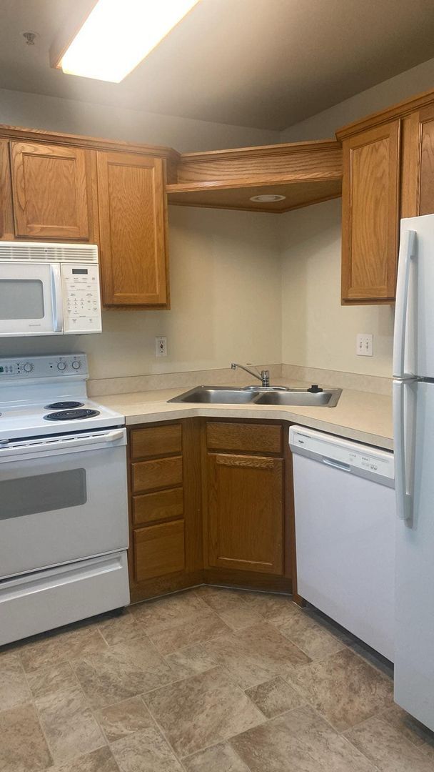 Building Photo - Great One Bedroom near Provo Rec Center, U...