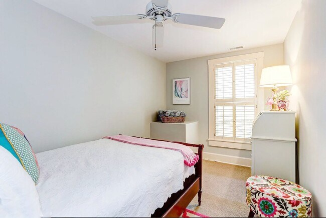 Building Photo - 27 N Hanson St