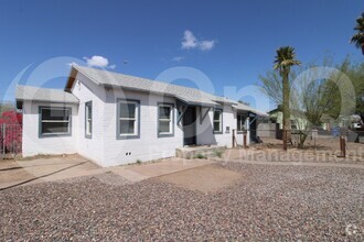 Building Photo - 1022 S Montezuma Ave