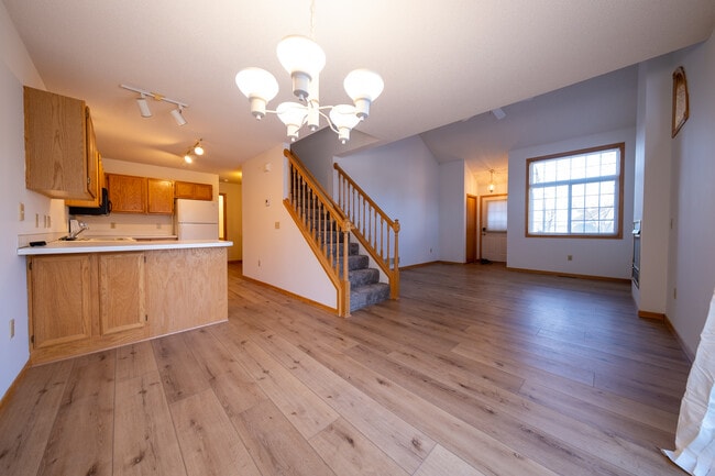 Building Photo - 1896 Sapphire Pt