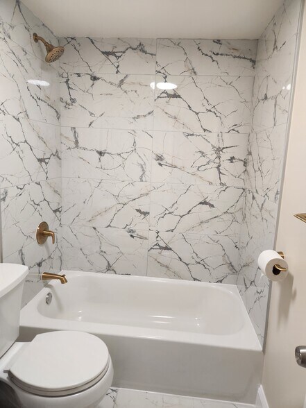 Tub/Tile - 929 Federal St