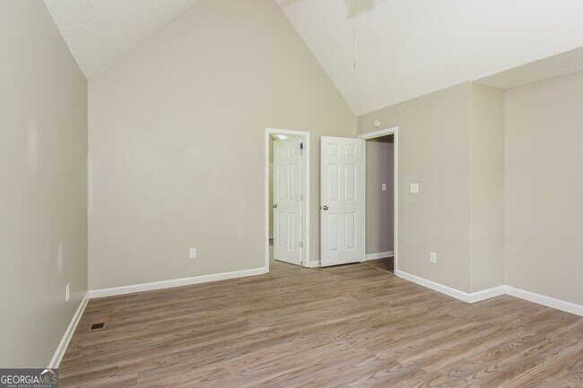 Building Photo - 45 Indian Hills Dr