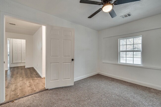 Building Photo - 2110 Aggie Dr