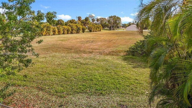 Building Photo - 2133 N 14th Ave