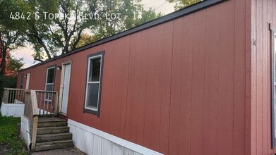 Building Photo - 4842 SW Topeka Blvd