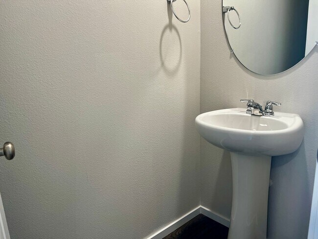 Building Photo - Free rent offered Beautiful New Smart Home...