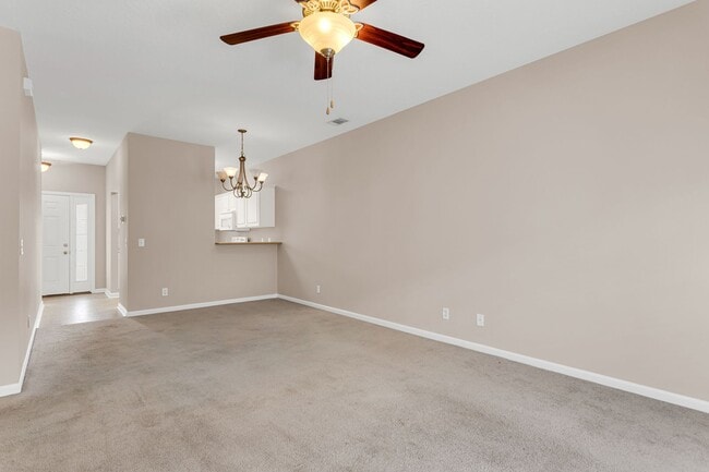 Building Photo - 13 Cypress Ln