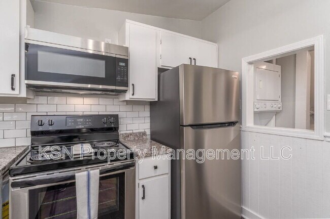 Building Photo - 509 1/2 Blair St