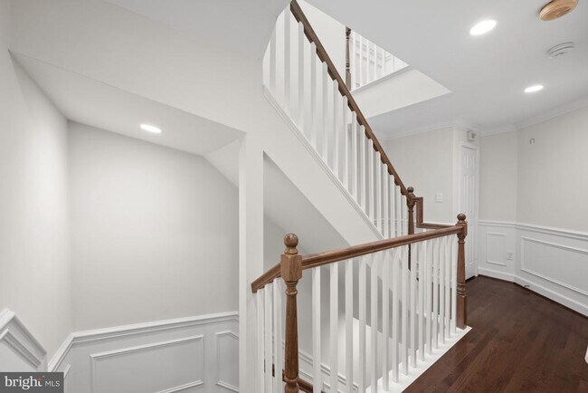 Building Photo - 3545 Winfield Lane Northwest