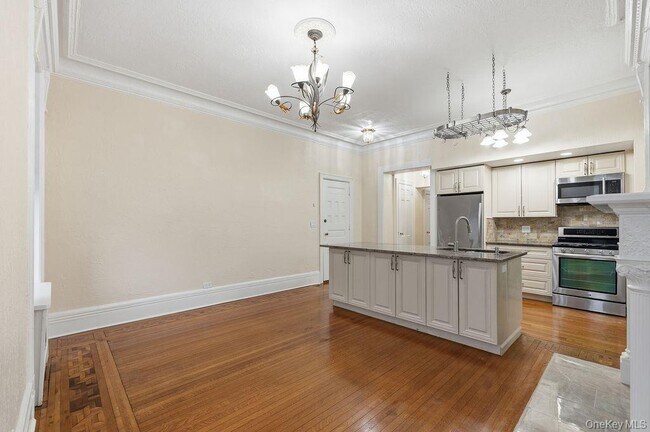 Building Photo - 61 Orchard Ave