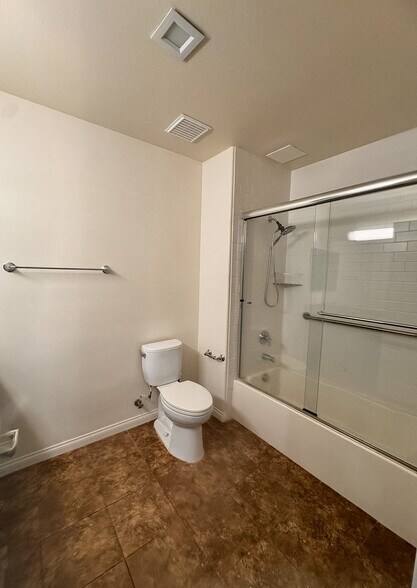 Building Photo - 3750 Santa Rosalia Dr